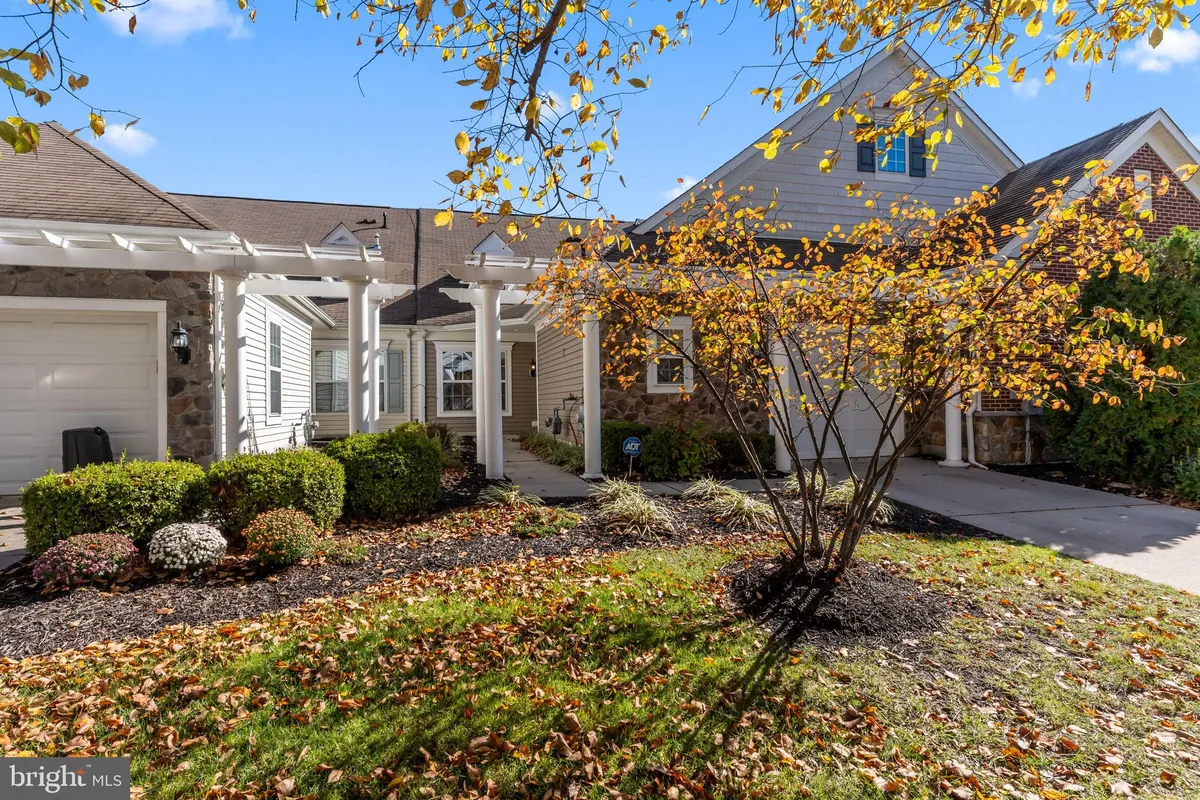 Property Slideshow image 1 of 43 | 8 dove ct, Hamilton, NJ, 08690