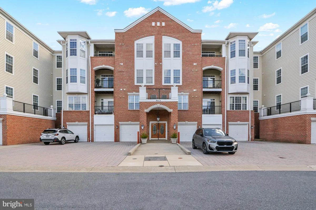 Property Slideshow image 1 of 35 | 8615 wandering fox trl 406, Odenton, MD, 21113