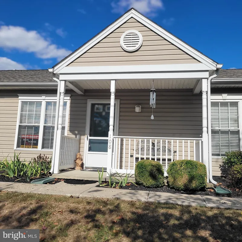 Property Slideshow image 1 of 26 | 108 w harmony dr # 106, Pottstown, PA, 19464