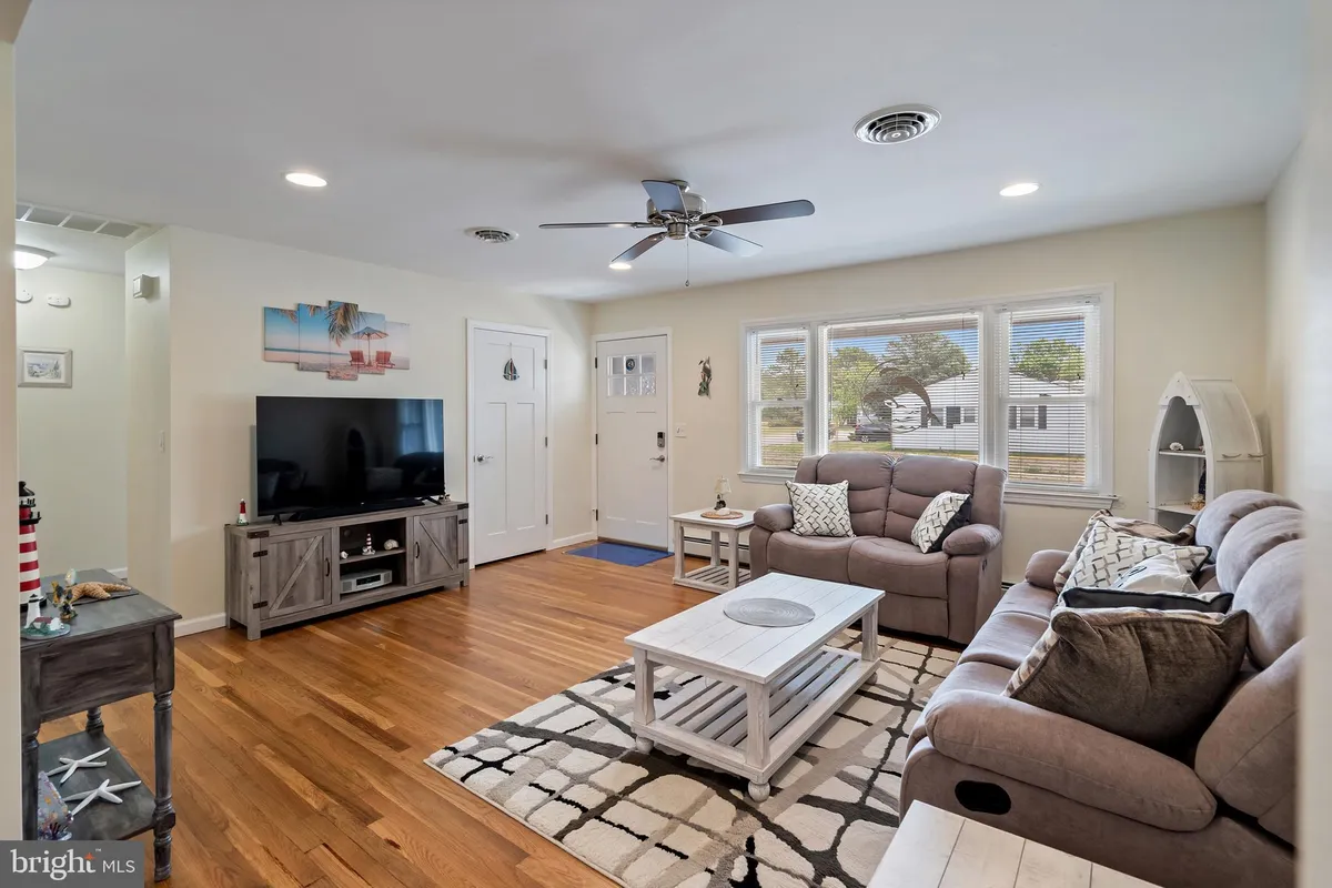 Property Slideshow image 1 of 36 | 90 westbrook dr, Toms River, NJ, 08757