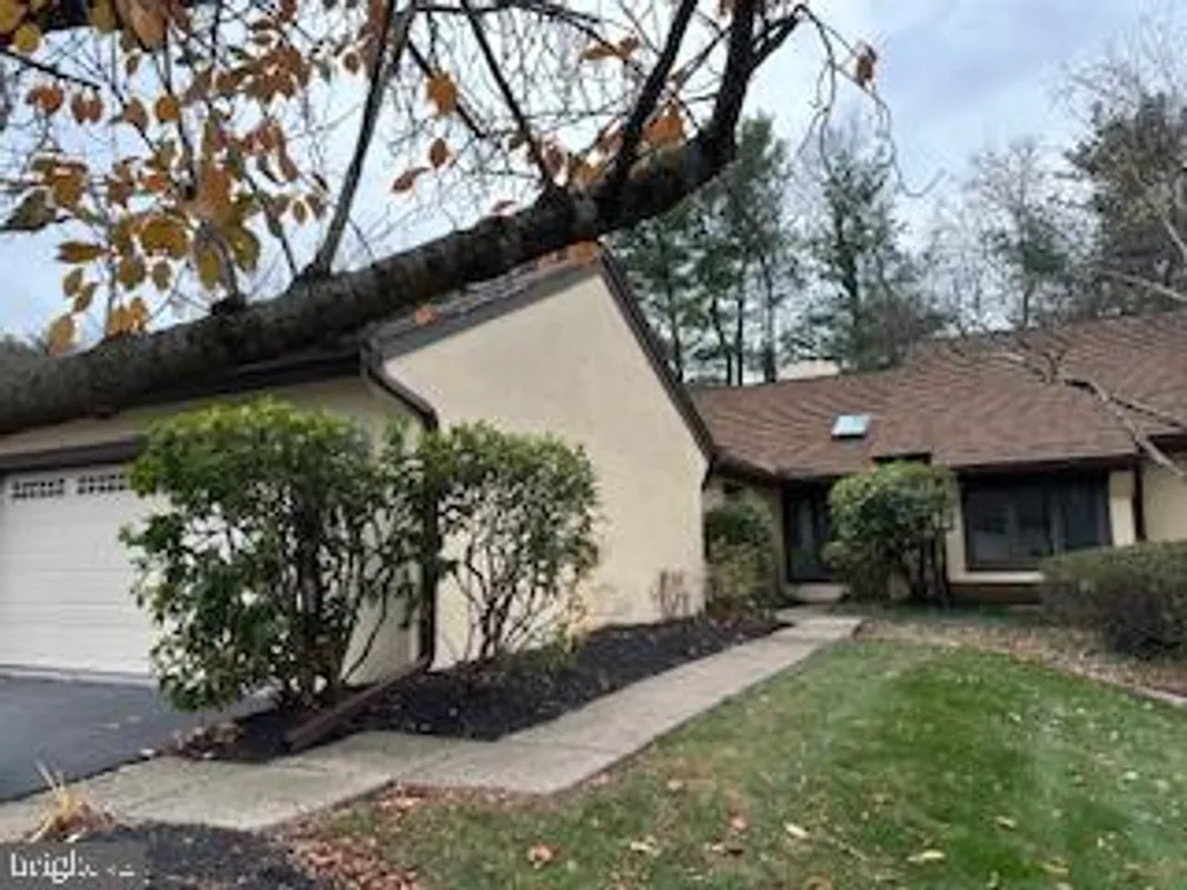 Property Slideshow image 1 of 5 | 6 steeplechase ln, Blue Bell, PA, 19422