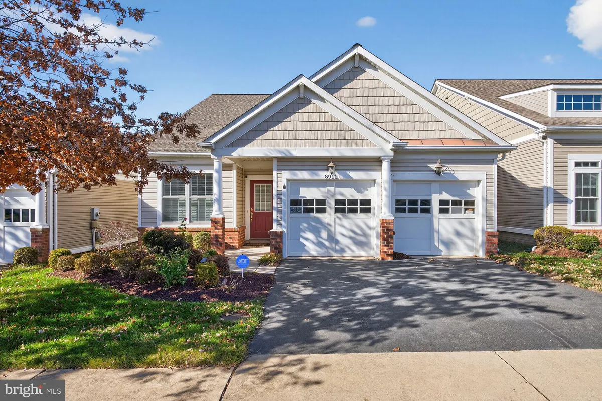 Property Slideshow image 1 of 24 | 8912 yellow daisy pl, Lorton, VA, 22079
