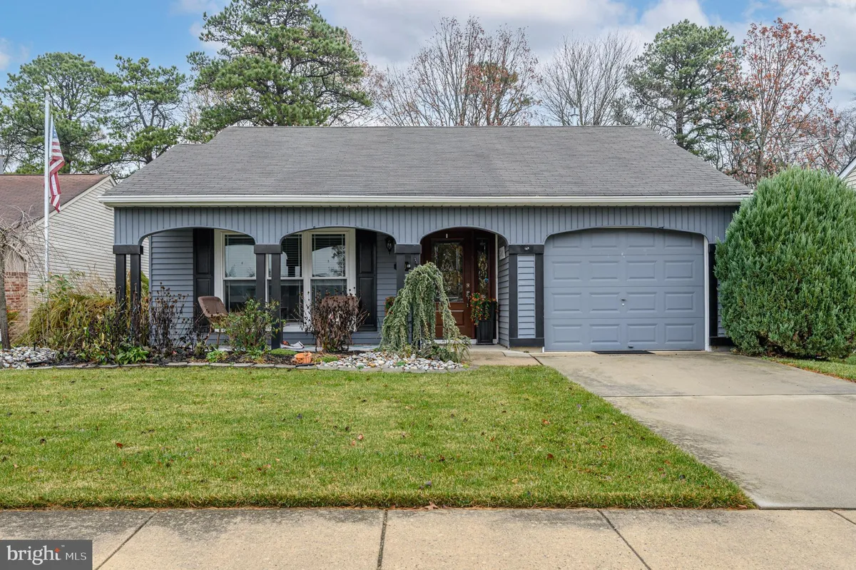 Property Slideshow image 1 of 42 | 20 buxton ct, Southampton, NJ, 08088