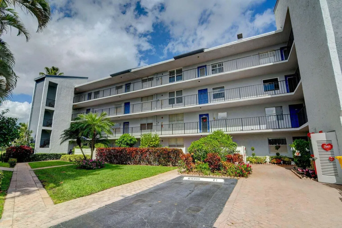 Property Slideshow image 1 of 39 | 14773 cumberland dr apt 305, Delray Beach, FL, 33446