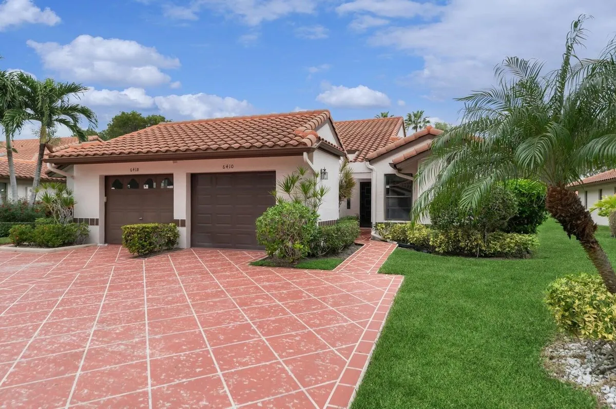 Property Slideshow image 1 of 30 | 6410 royal manor cir, Delray Beach, FL, 33484