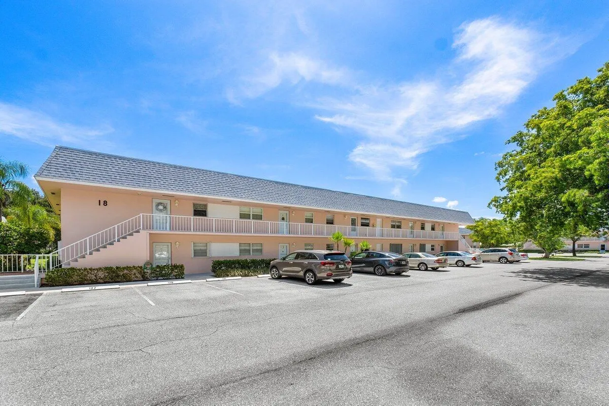 Property Slideshow image 1 of 37 | 18081 se country club dr bldg 18 unit 176, Jupiter, FL, 33469