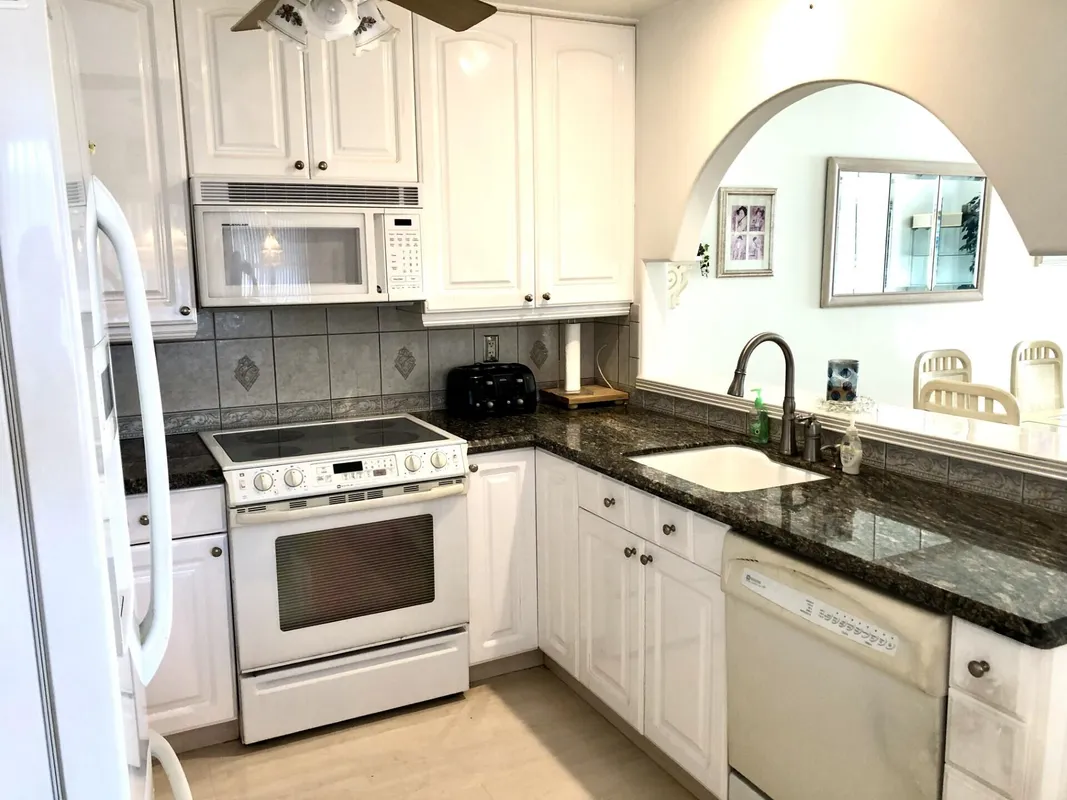 Property Slideshow image 1 of 25 | 7633 tahiti ln 204, Lake Worth, FL, 33467