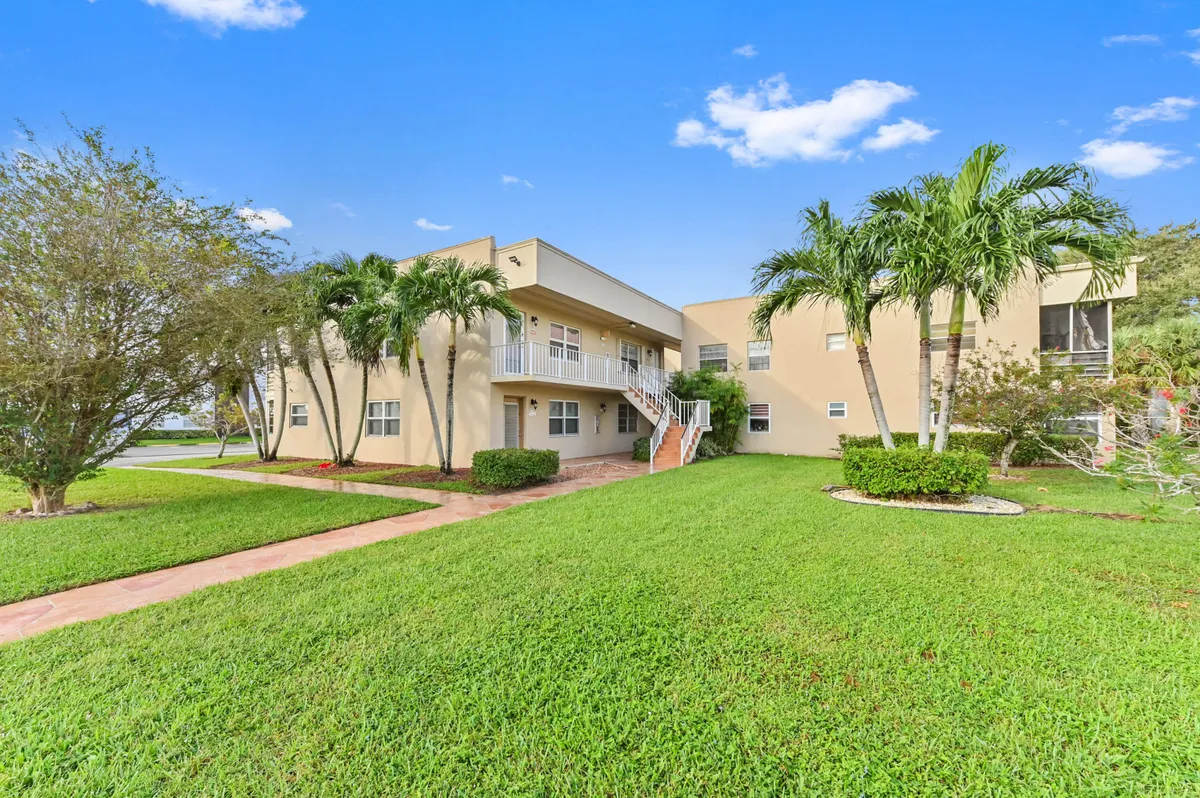 Property Slideshow image 1 of 30 | 862 normandy r, Delray Beach, FL, 33484