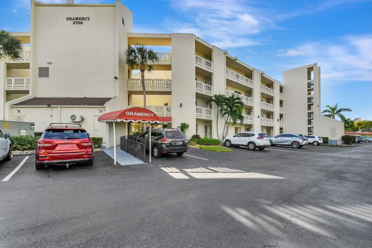 Property Slideshow image 1 of 73 | 6768 10th ave 113, Lake Worth, FL, 33467