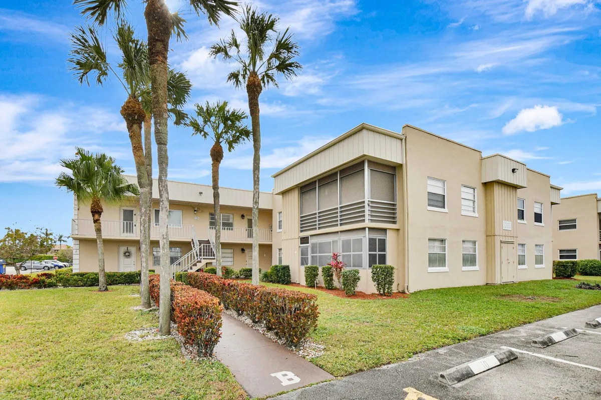 Property Slideshow image 1 of 25 | 78 burgundy b, Delray Beach, FL, 33484