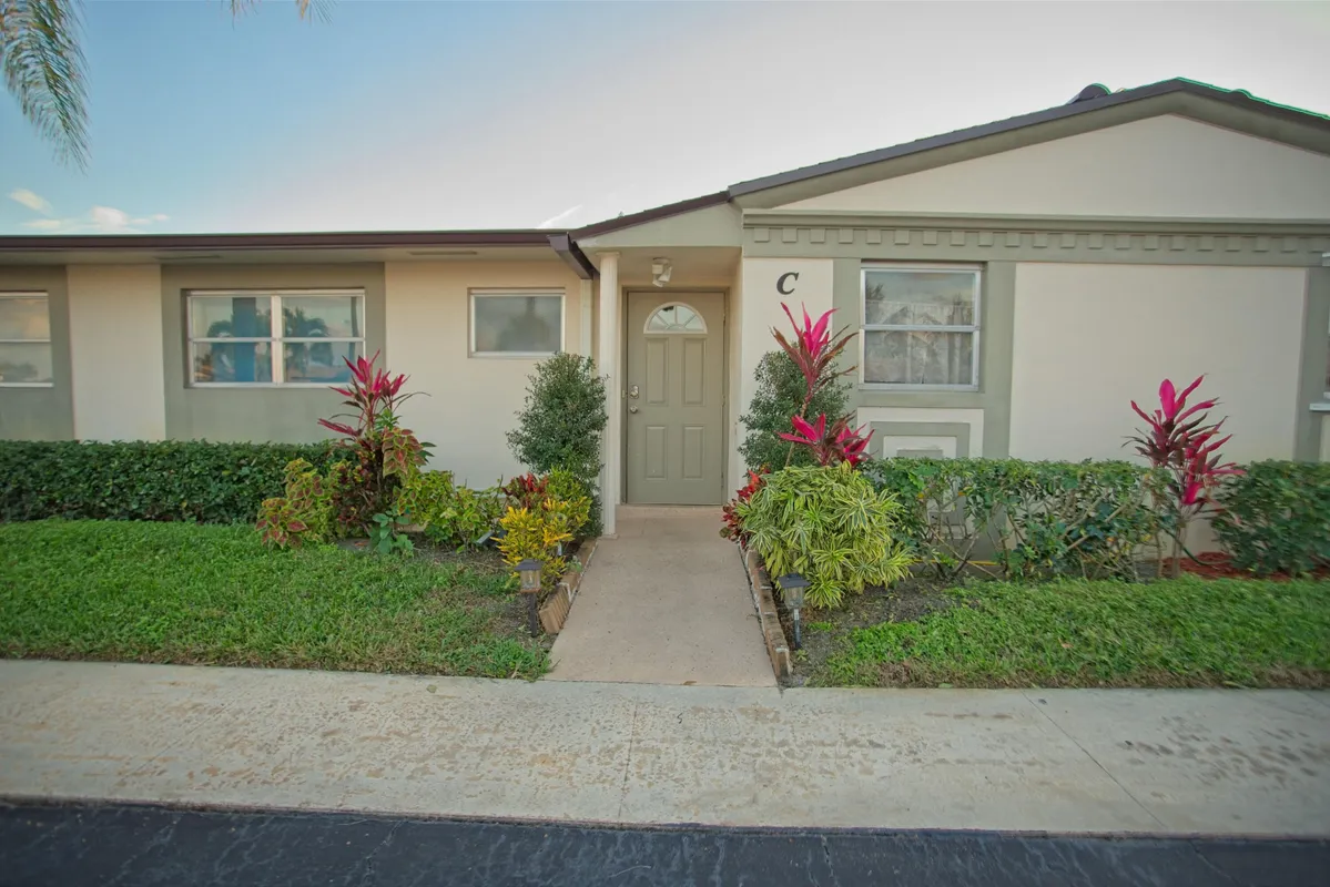 Property Slideshow image 1 of 41 | 2833 crosley dr c, West Palm Beach, FL, 33415