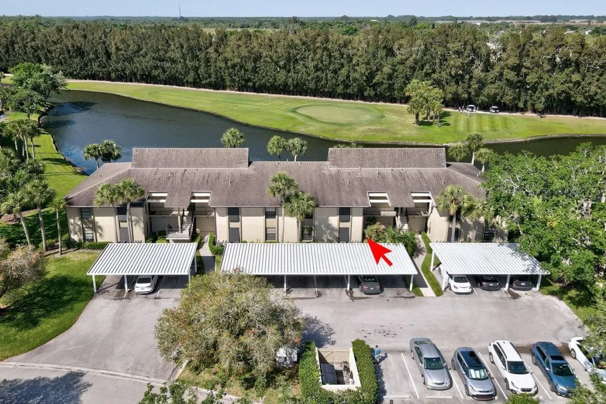 Property Slideshow image 1 of 35 | 9 plantation dr 104, Vero Beach, FL, 32966