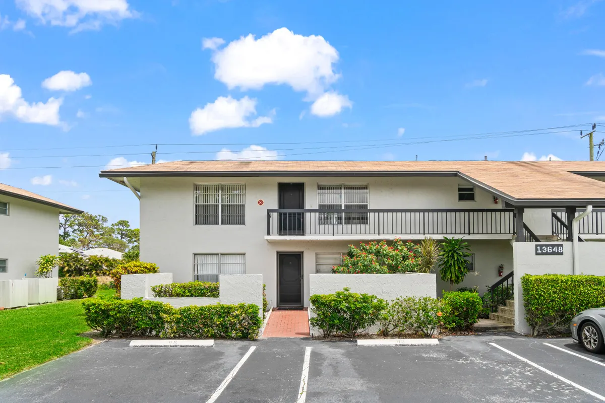 Property Slideshow image 1 of 42 | 13648 coconut palm ct b, Delray Beach, FL, 33484