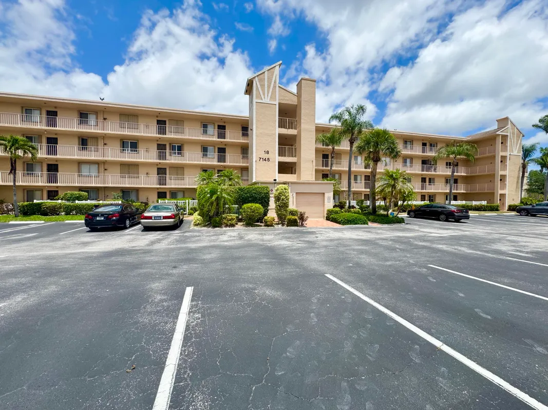 Property Slideshow image 1 of 35 | 7145 huntington ln 102, Delray Beach, FL, 33446