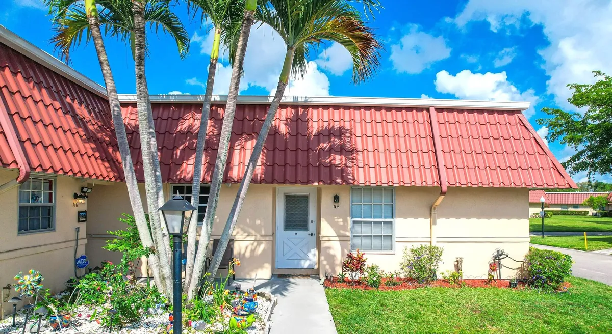 Property Slideshow image 1 of 24 | 114 amherst ln, Lake Worth, FL, 33467