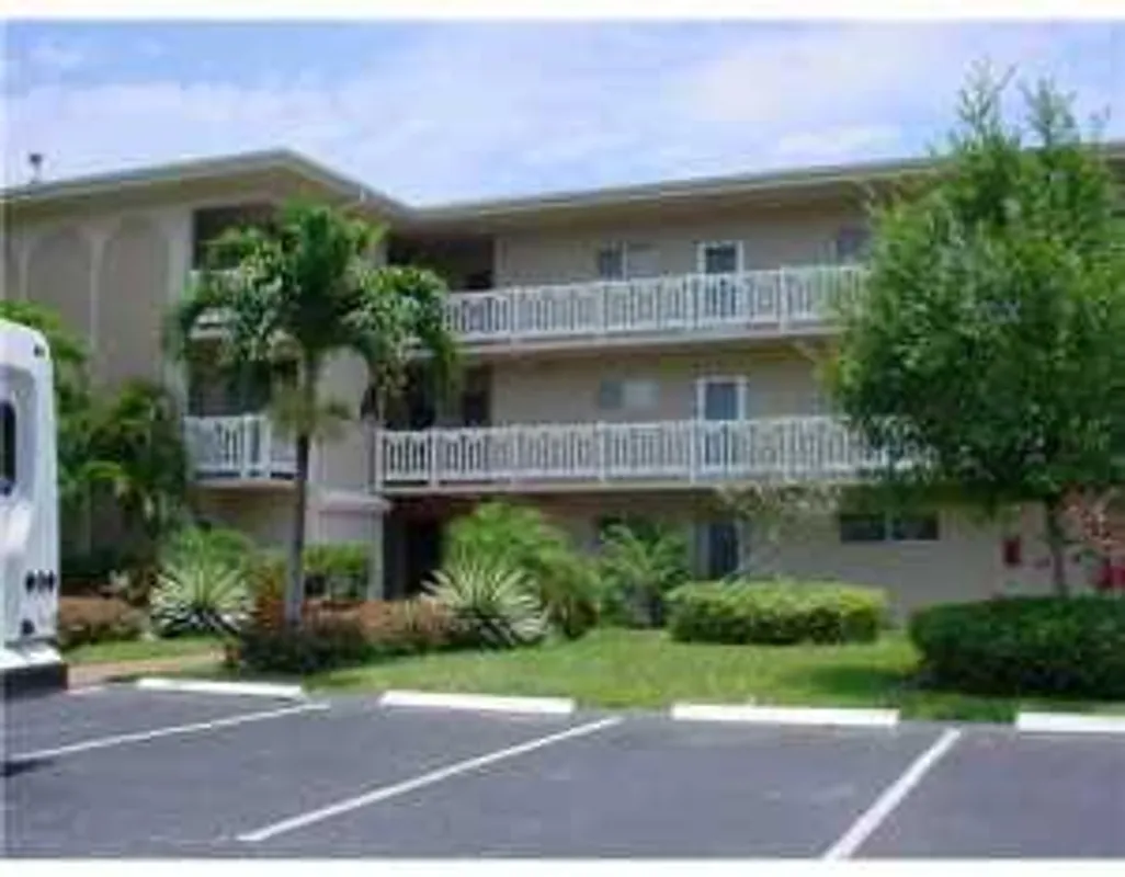 Property Slideshow image 1 of 21 | 2687 garden dr 204, Lake Worth, FL, 33461