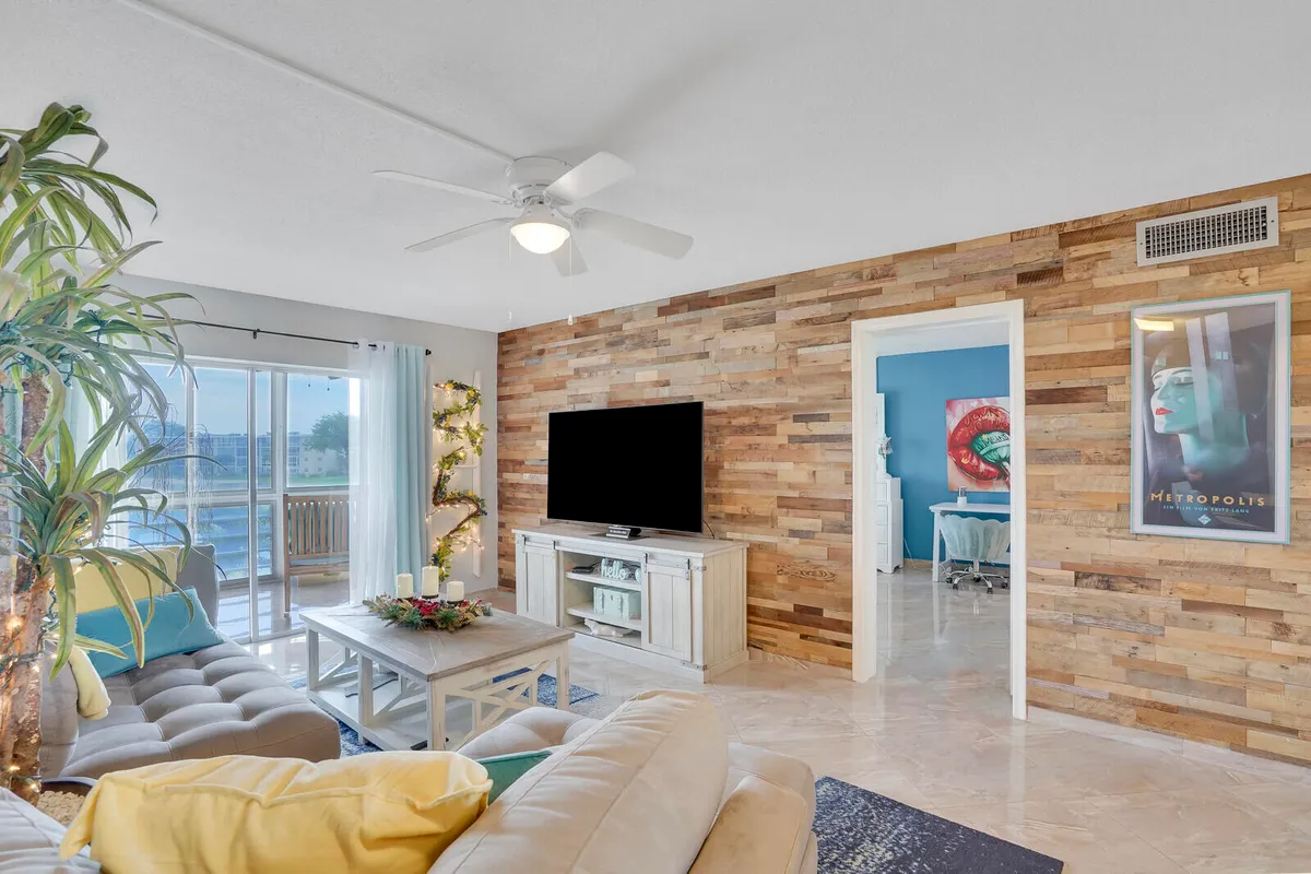 Property Slideshow image 1 of 34 | 2724 garden dr n apt 302, Lake Worth, FL, 33461