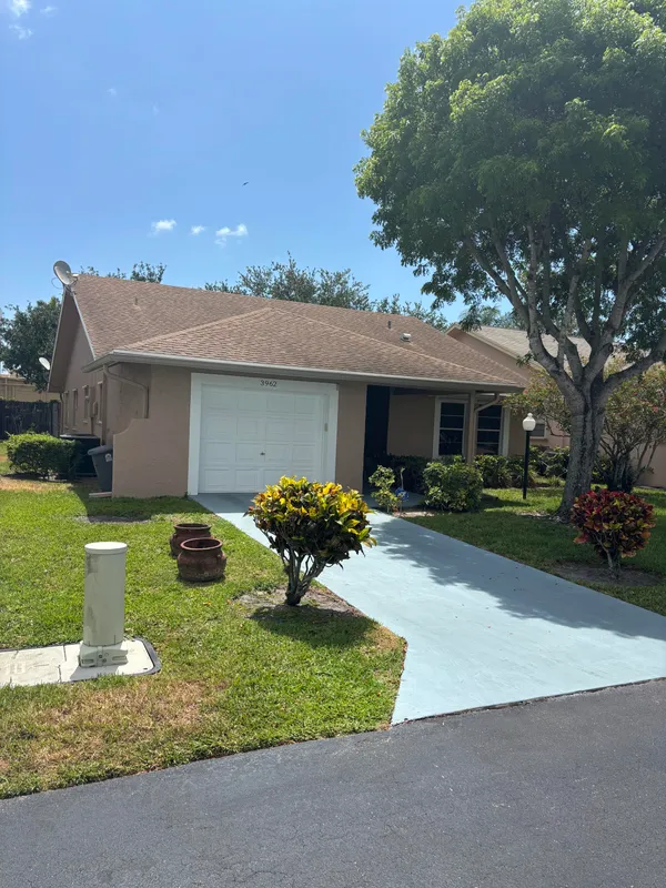 Property Slideshow image 1 of 34 | 3962 dafilee cir, West Palm Beach, FL, 33417