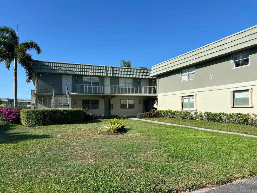 Property Slideshow image 1 of 27 | 267 flanders f, Delray Beach, FL, 33484