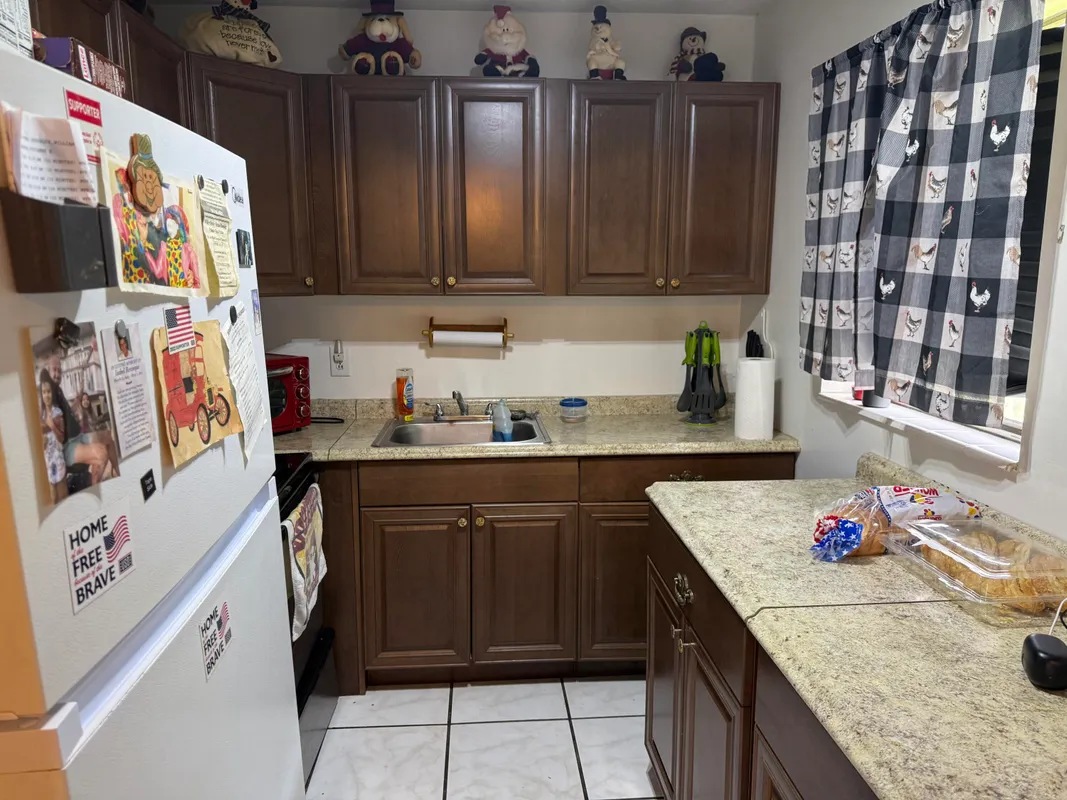 Property Slideshow image 1 of 12 | 37 waltham b, West Palm Beach, FL, 33417