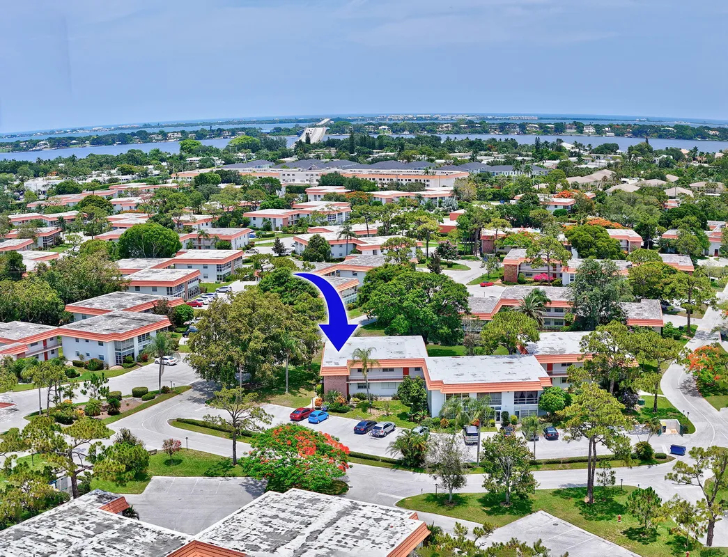 Property Slideshow image 1 of 50 | 2600 se ocean blvd apt s15, Stuart, FL, 34996