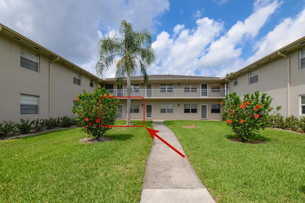 Property Slideshow image 1 of 33 | 8 lake vista trl 103, Port Saint Lucie, FL, 34952