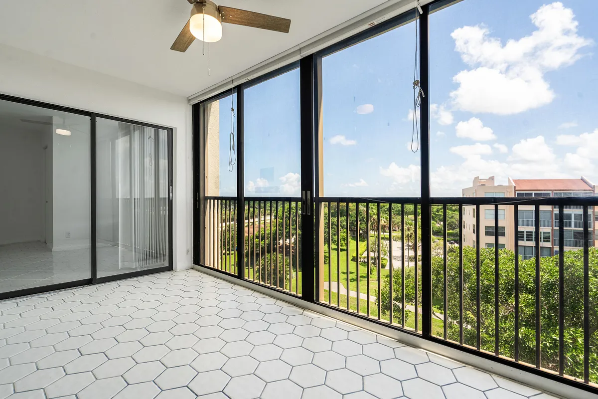 Property Slideshow image 1 of 25 | 14475 strathmore ln 707, Delray Beach, FL, 33446