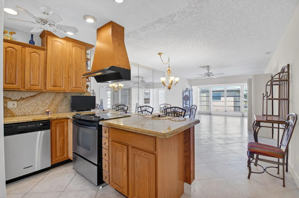 Property Slideshow image 1 of 55 | 1111 lemon tree ter apt 204, Delray Beach, FL, 33445