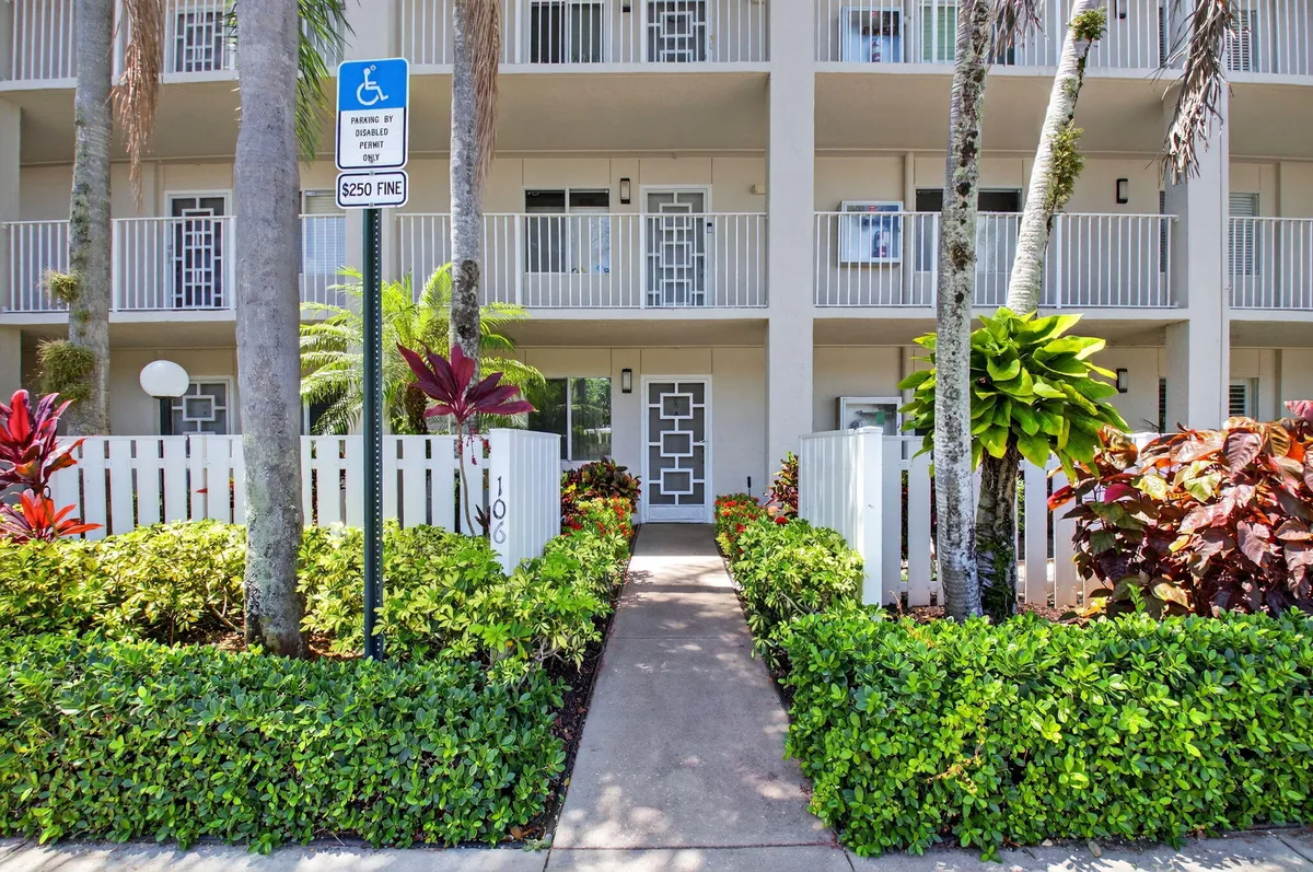 Property Slideshow image 1 of 74 | 6112 huntwick ter 106, Delray Beach, FL, 33484