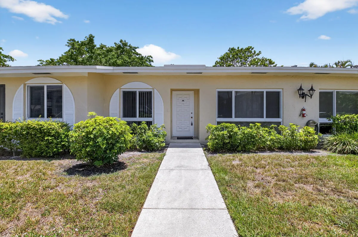 Property Slideshow image 1 of 33 | 13984 via flora b, Delray Beach, FL, 33484