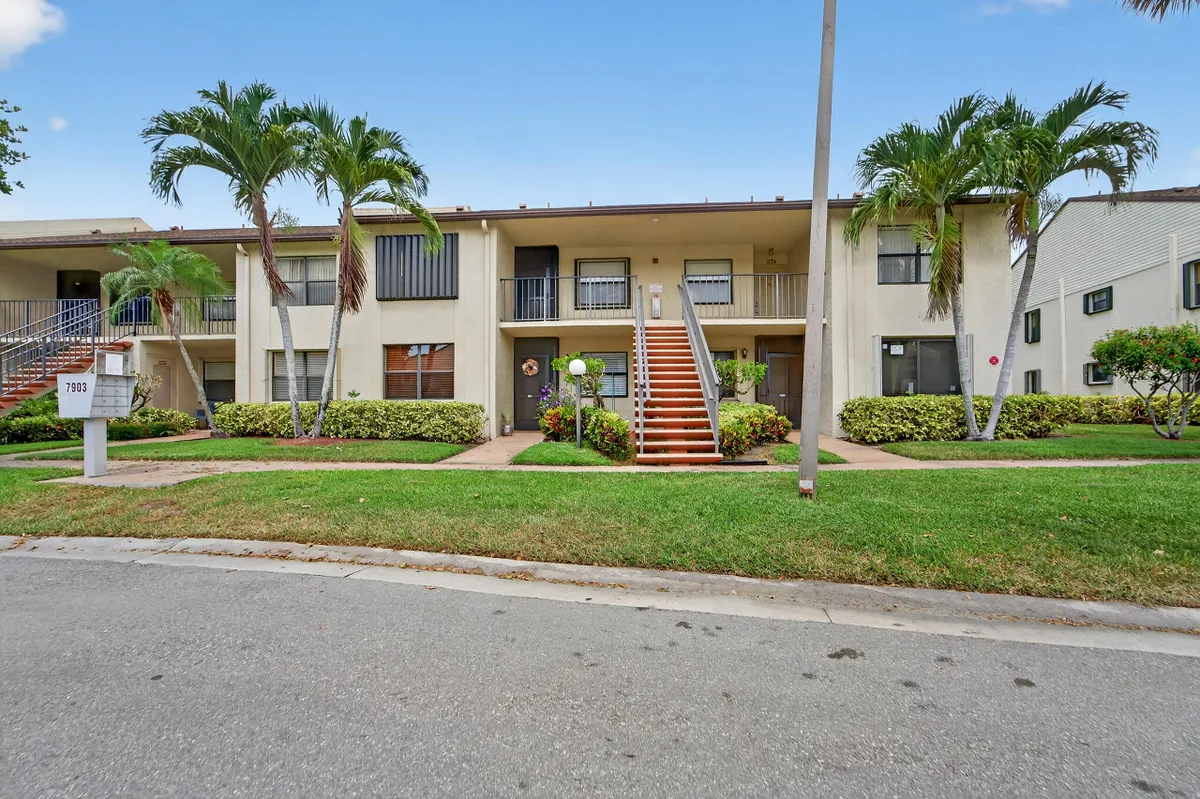 Property Slideshow image 1 of 44 | 7903 willow spring dr 1125, Lake Worth, FL, 33467