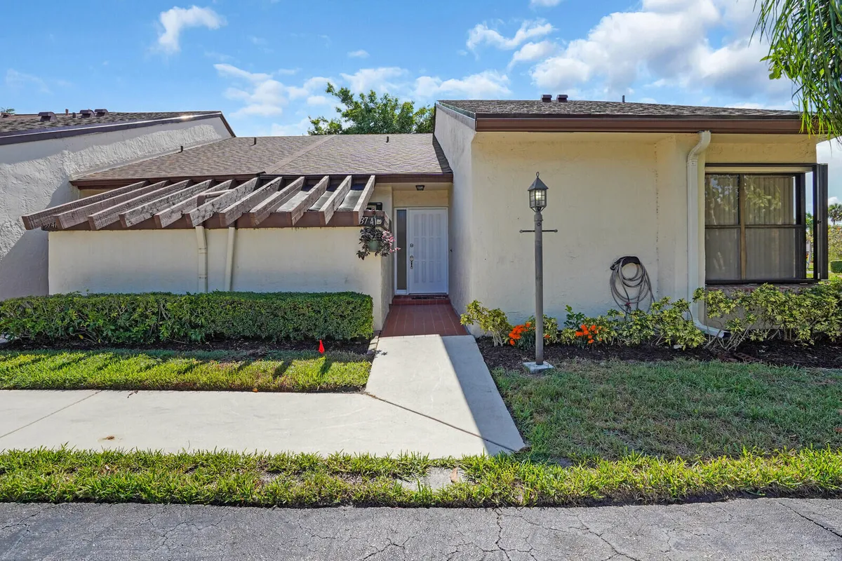 Property Slideshow image 1 of 43 | 3741 english d ln d, Lake Worth, FL, 33467