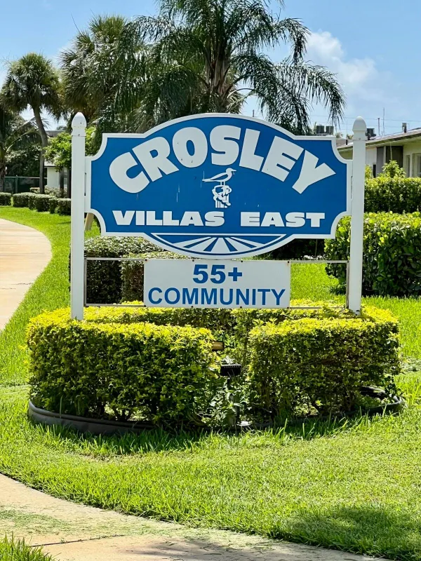 Property Slideshow image 1 of 35 | 2805 crosley dr b, West Palm Beach, FL, 33415