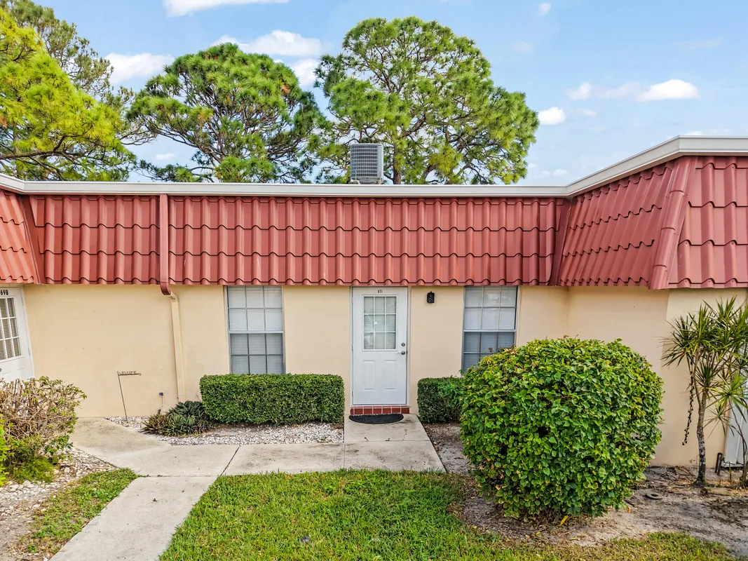 Property Slideshow image 1 of 25 | 871 worcester ln, Lake Worth, FL, 33467