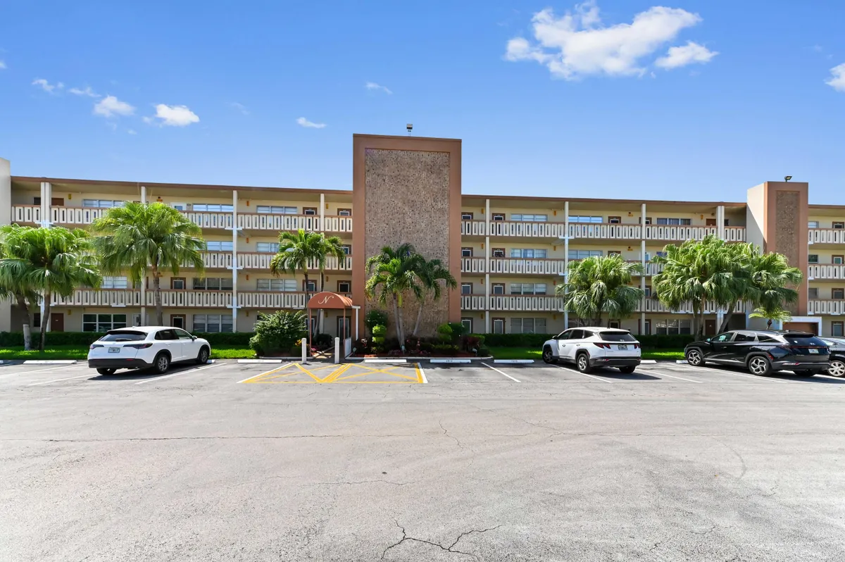 Property Slideshow image 1 of 28 | 1010 newcastle a # 1010, Boca Raton, FL, 33434