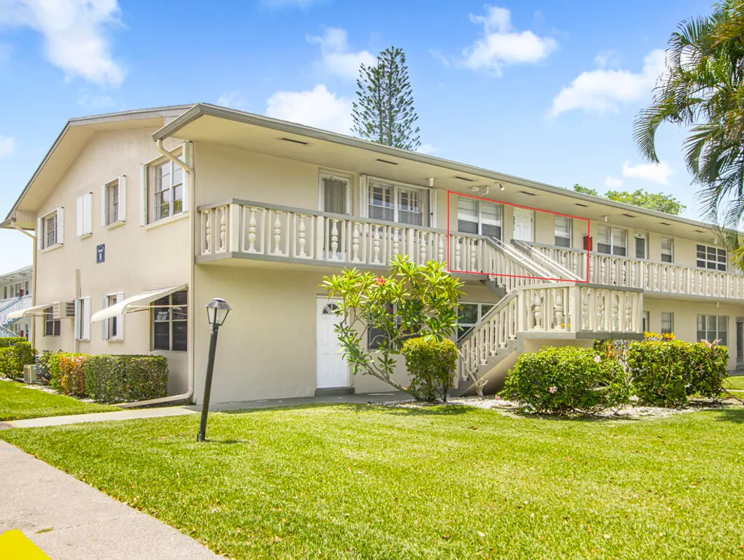 Property Slideshow image 1 of 38 | 302 norwich m # 302, West Palm Beach, FL, 33417