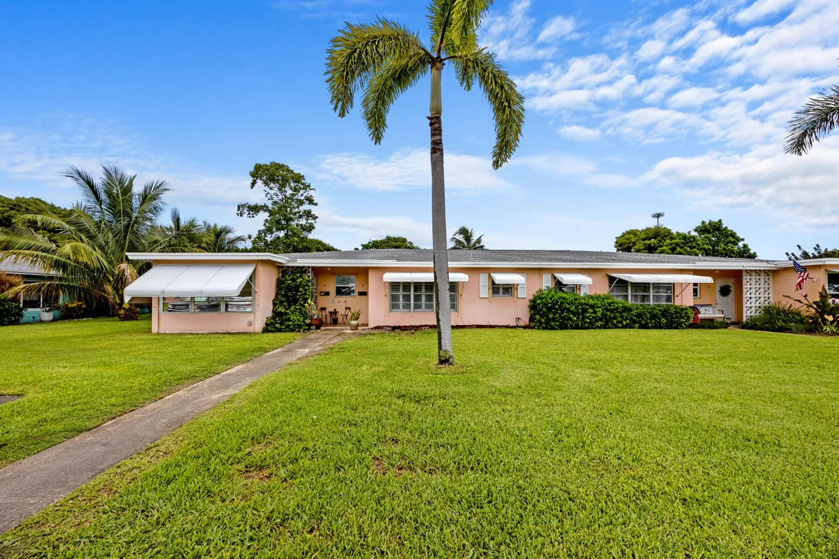 Property Slideshow image 1 of 17 | 355 main blvd b, Boynton Beach, FL, 33435