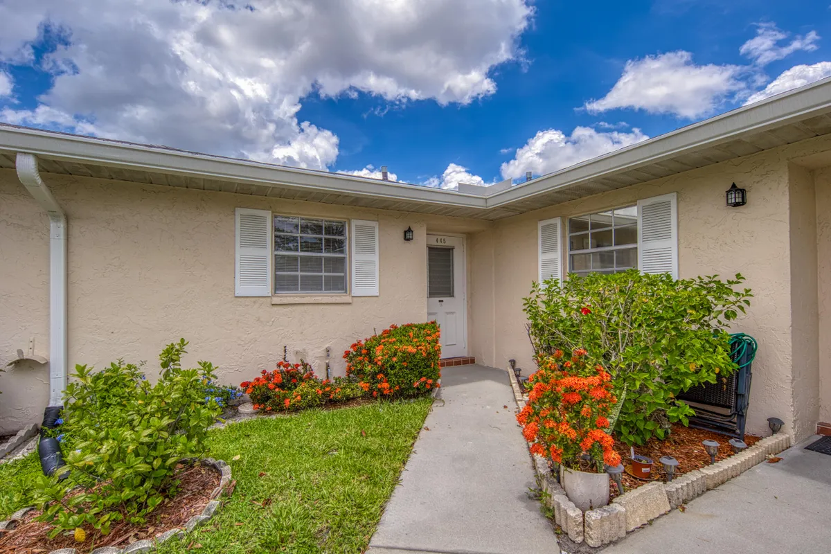 Property Slideshow image 1 of 37 | 445 franconia cir, Lake Worth, FL, 33467
