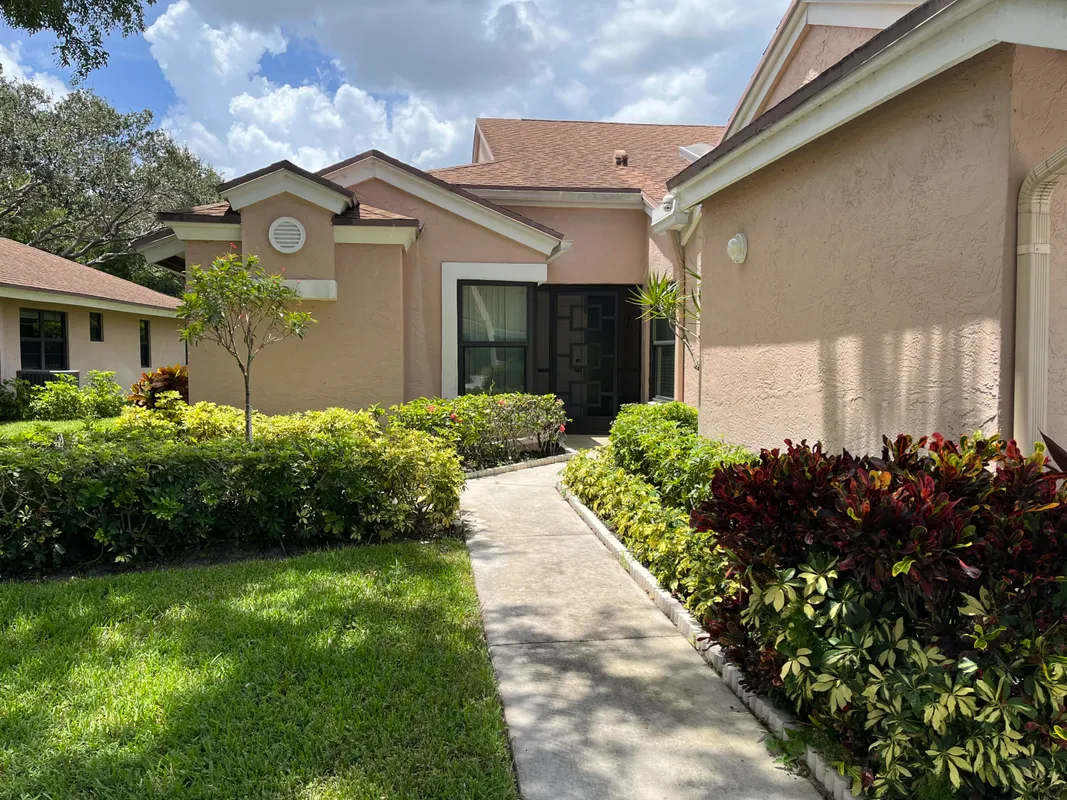 Property Slideshow image 1 of 58 | 8279 springlake dr, Boca Raton, FL, 33496