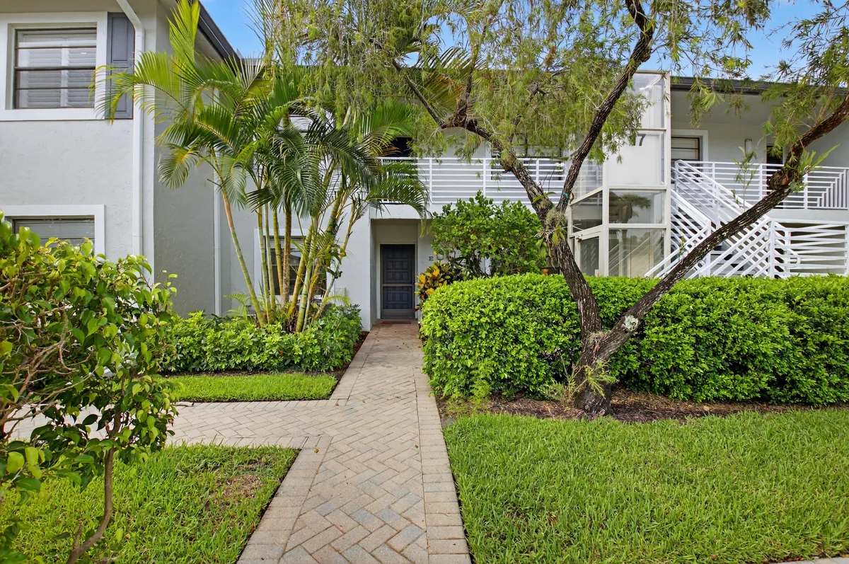 Property Slideshow image 1 of 72 | 17 southport ln e, Boynton Beach, FL, 33436