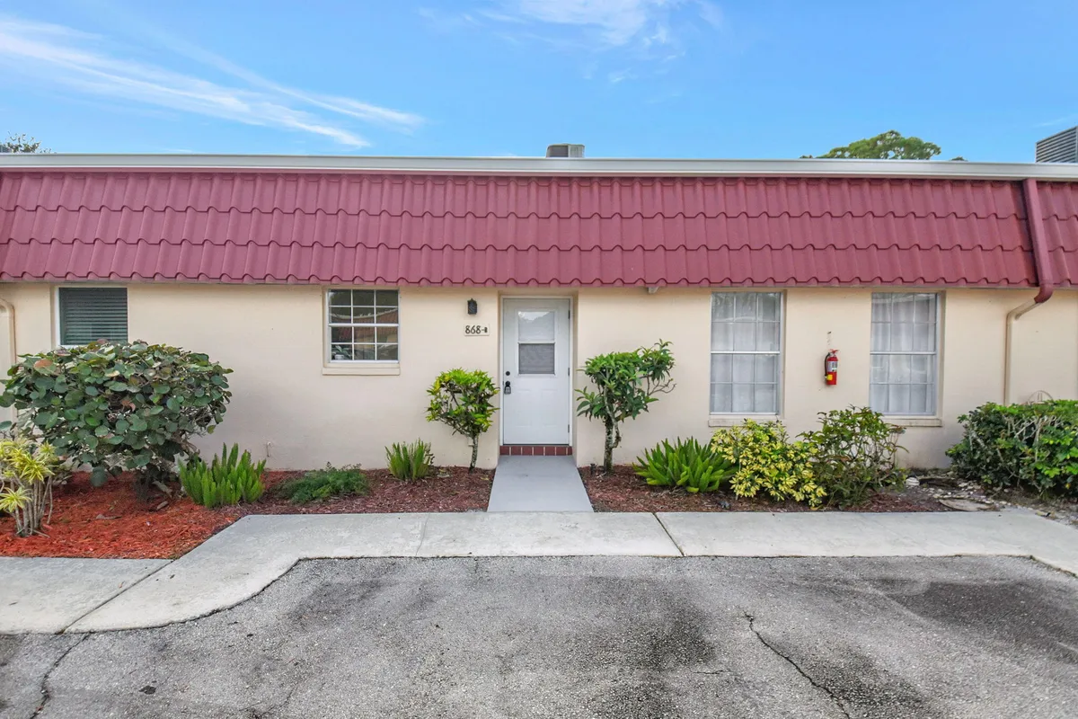 Property Slideshow image 1 of 30 | 868 worcester ln b, Lake Worth, FL, 33467