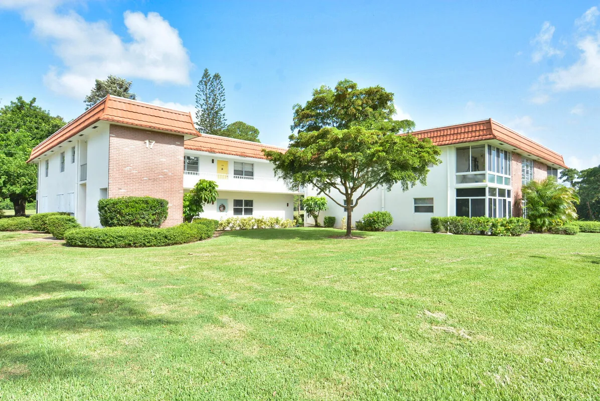 Property Slideshow image 1 of 30 | 1225 nw 21st st 1715, Stuart, FL, 34994