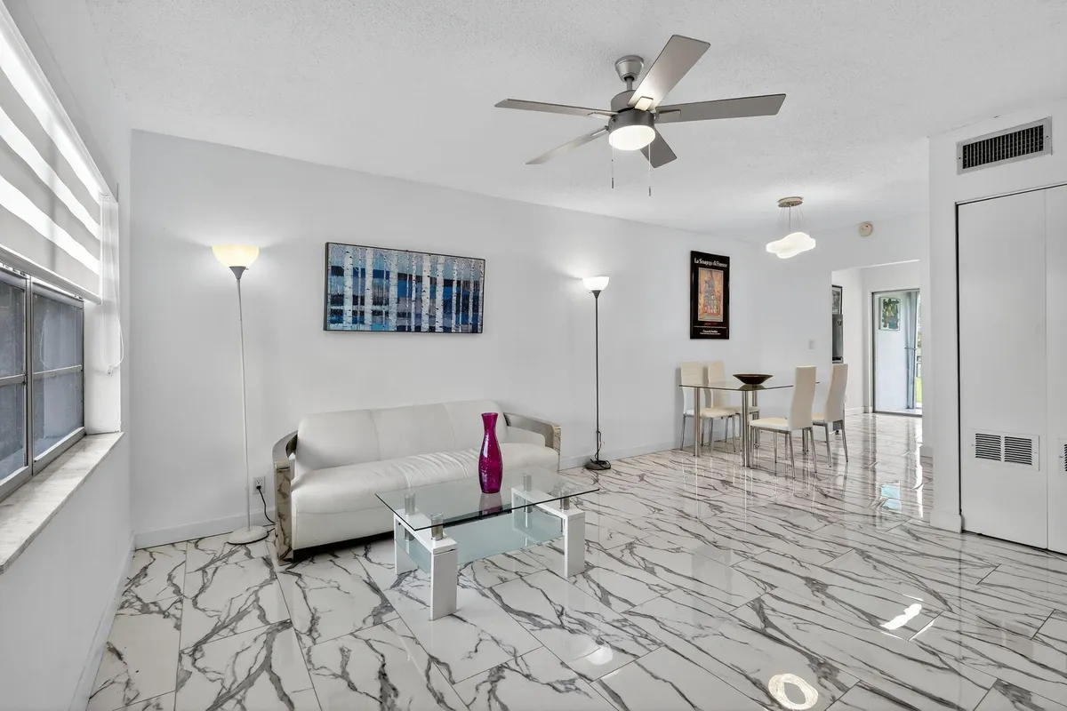Property Slideshow image 1 of 15 | 5 abbey ln 204, Delray Beach, FL, 33446