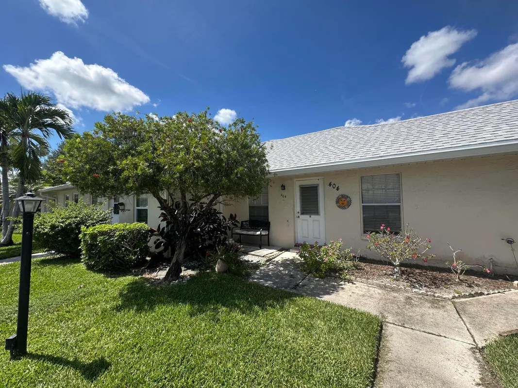 Property Slideshow image 1 of 31 | 404 bennington ln, Lake Worth, FL, 33467