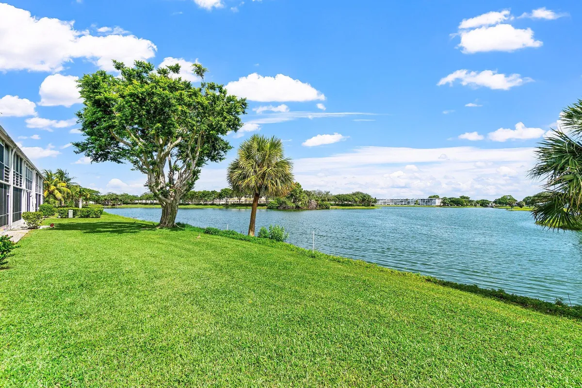 Property Slideshow image 1 of 32 | 354 chatham r, West Palm Beach, FL, 33417