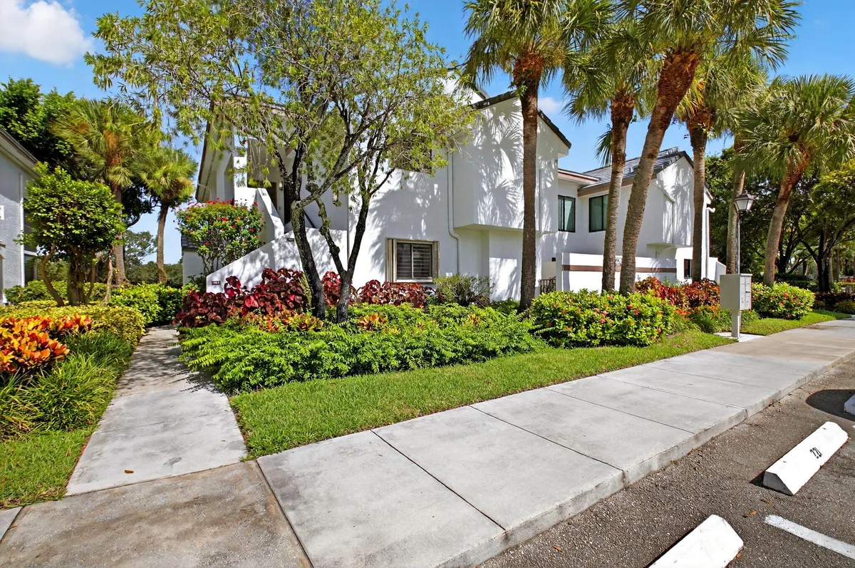 Property Slideshow image 1 of 40 | 7230 clunie pl 15403, Delray Beach, FL, 33446