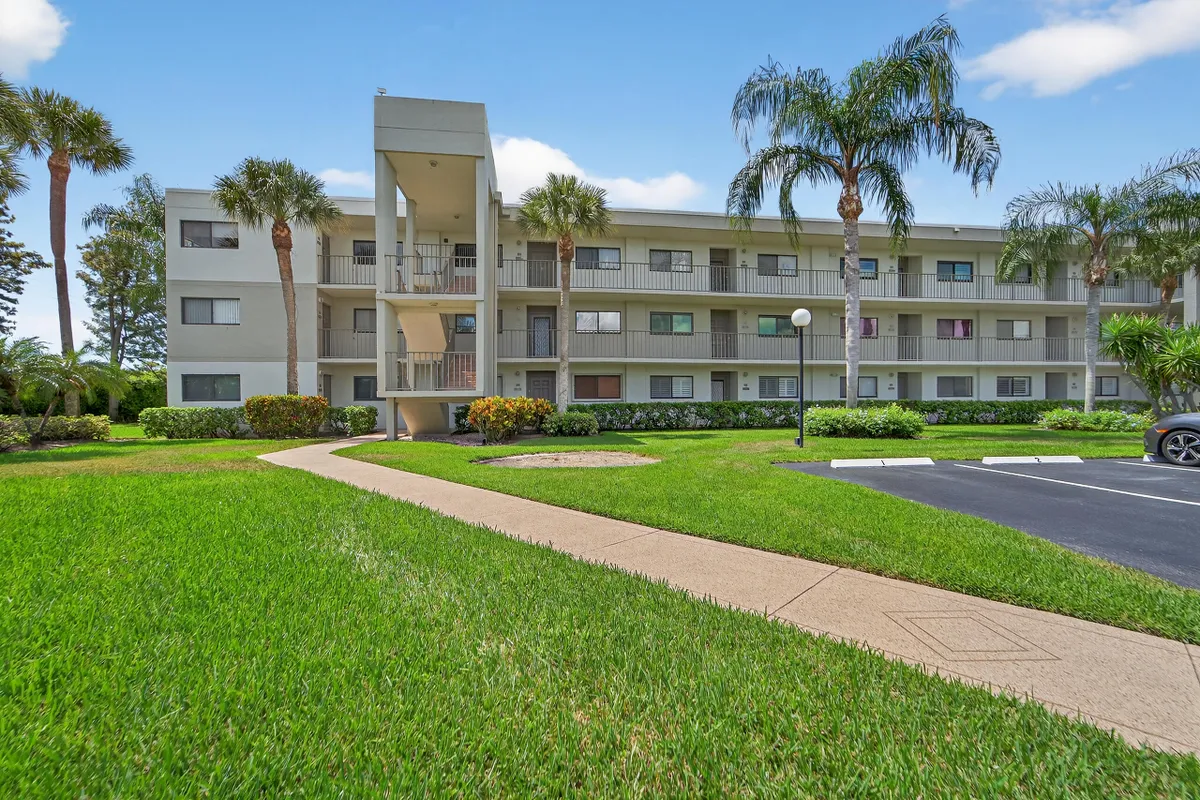 Property Slideshow image 1 of 47 | 5574 witney dr apt 102, Delray Beach, FL, 33484