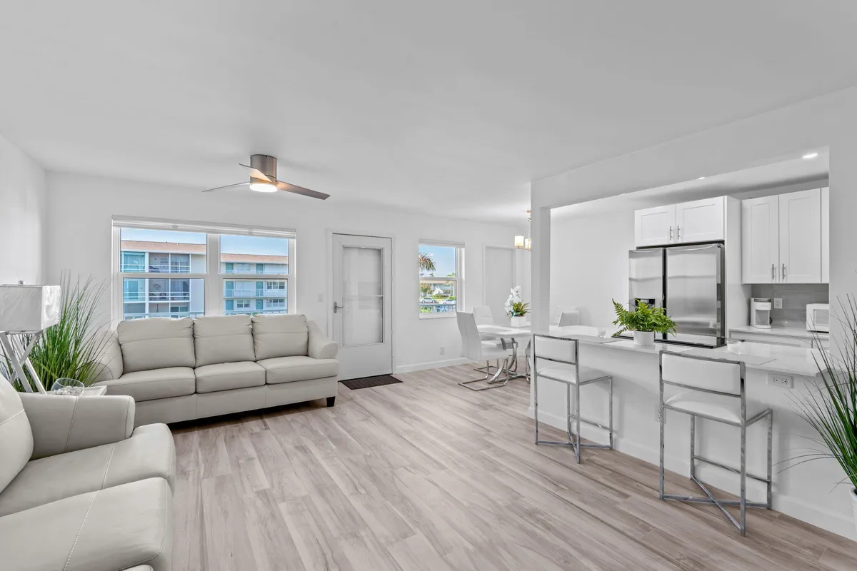 Property Slideshow image 1 of 33 | 530 horizons e 203, Boynton Beach, FL, 33435