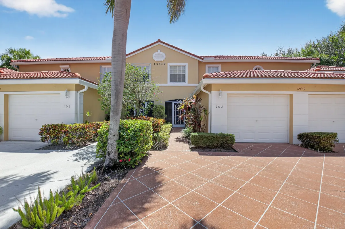 Property Slideshow image 1 of 86 | 12439 crystal pointe dr 102, Boynton Beach, FL, 33437