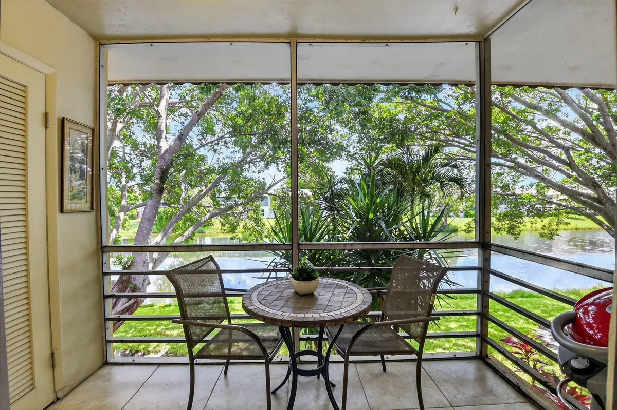 Property Slideshow image 1 of 40 | 203 oxford 100, West Palm Beach, FL, 33417